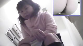 Japanese girl filmed secretly while shitting