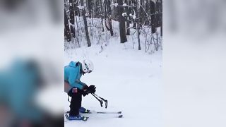 Ski pooping chick in the snow
