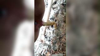 Thai babe Poop in jungle