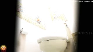 Young and hot looking Japanese chick pooping