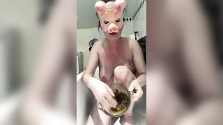Scat Pig swallows her own piss and shit