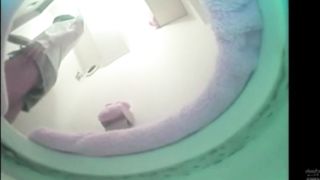 Amateur Japanese girl pooping in the toilet
