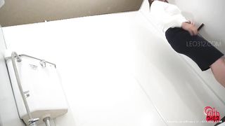 Mature lady having runny diarrhea problem