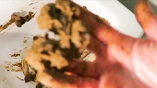 Poop and Smear Amateur Babe