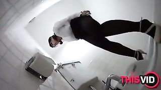 HD voyeur shitting video