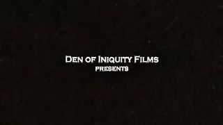 Beautiful big ass mistress pooping for slave