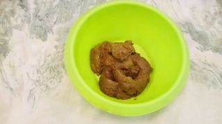 Blonde babe smears poop on her entire face