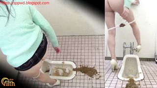 Compilation of Japanese babe pooping