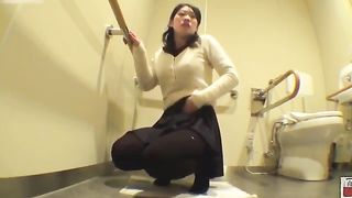 Gorgeous Japanese babes in pooping compilation