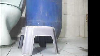 Beautiful thick ass lady enjoying solo poop