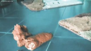 Lady pooping nicely in closeup