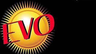 Knee High Japanese babe Pooping