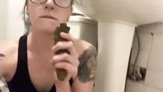 Misellie poops and licks her shit
