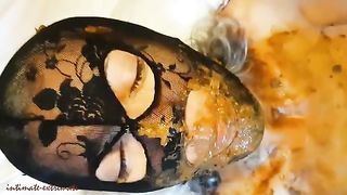 Shit covered babe gives messy scat blowjob