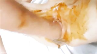 Scat blowjob while pussy fisting
