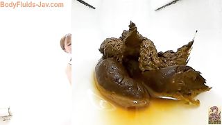 Stripping down to poop