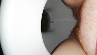 Hairy pussy bbw pissing in the toilet