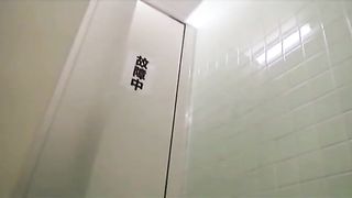 She can't hold her poop