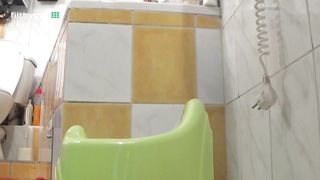 Chubby girl pooping in the poop pot