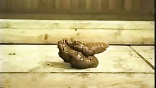 Retro babe showing her pooping style