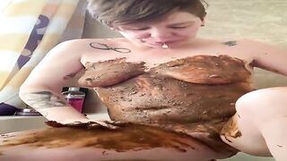 Mature horny slut smears shit all over her body
