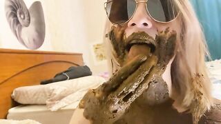Nasty blonde babe eating shit before smearing