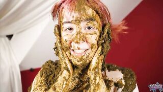 Lyndra Lynn Play time in diapers with cow dung