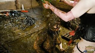 Lyndra Lynn and Betty's Cowshit sex