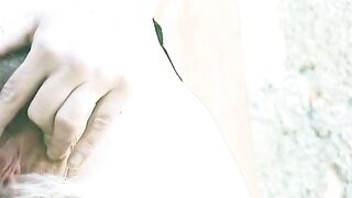 Hot babe shit smearing heavily