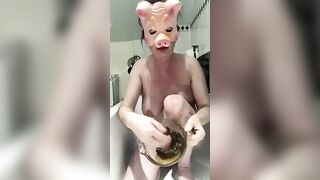 Scat Pig ass fingering and smearing