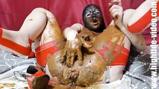 Vivian and Luna are happy sluts