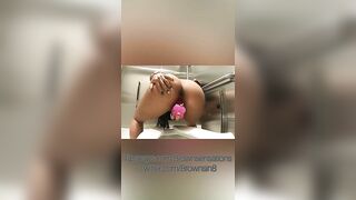 Shitting and pissing while fucking her pussy with a dildo -