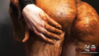Gorgeous poop covered babe gives scat blowjob