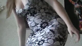 Curvy milf with sexy boobs and ass love shitting