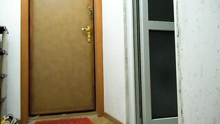 Babe with a beautiful ass pooping
