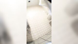 Kinky Japanese gal leaking hot shit