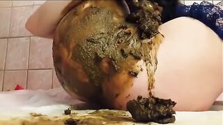 Mega ass and shit smearing masturbation