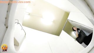 Lovely ass Japanese babe shitting hard