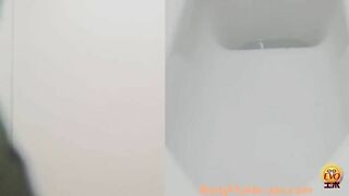 Small tits college girl dropping shit