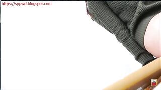 Stunning sweet booty Japanese babe shitting