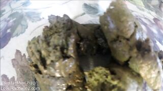 Curvy ass masked babe pooping heavily