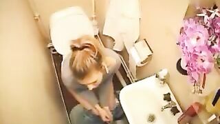 Gorgeous sexy blonde babe caught shitting