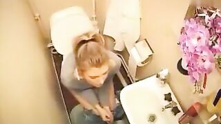 Gorgeous sexy blonde babe caught shitting