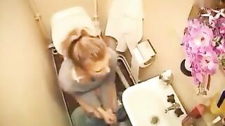 Gorgeous sexy blonde babe caught shitting