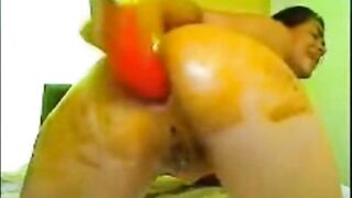 Colombian scat babe masturbates