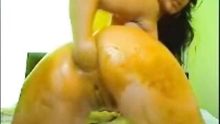 Colombian scat babe masturbates