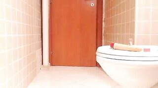 Slutty babe in stockings masturbate for shitting