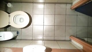 Grl has a serious diarrhea