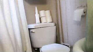 Amateur brunette chick leaking shit