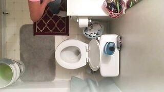 Multitasking and shitting caught on cam